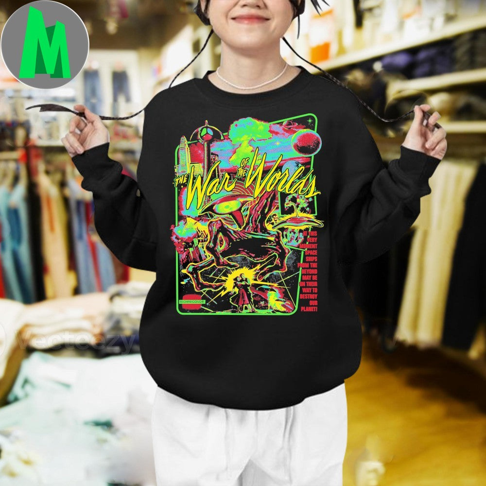 Design The War of the Worlds Technicolor Alien Invasion Sci-Fi Retro Graphic T-Shirt