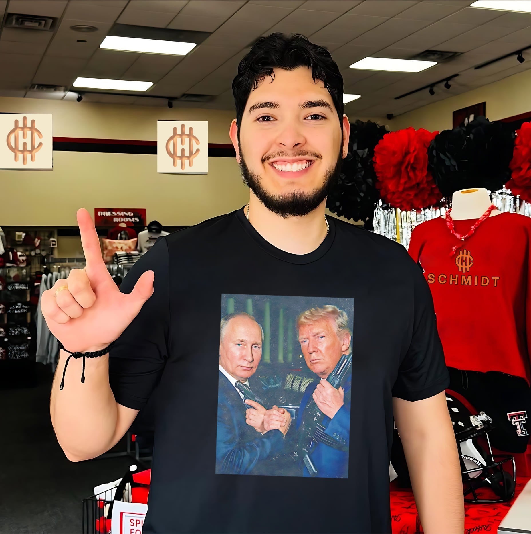 Donald Trump and Vladimir Putin holding weapons shirt