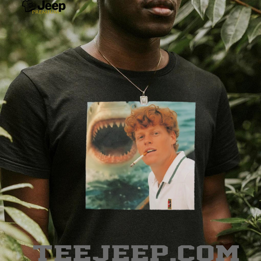 Jannik Sinner chilling beside shark funny shirt