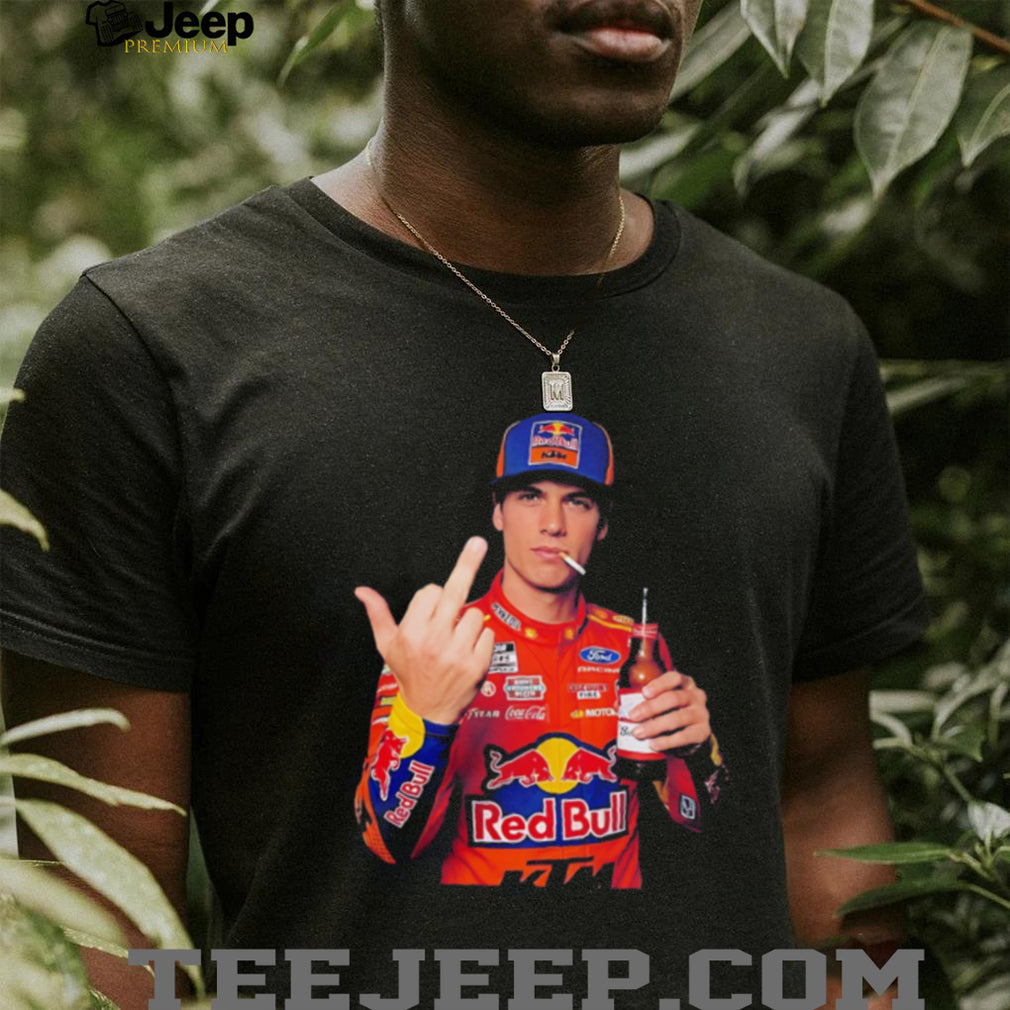 Jorge Prado holding beer middle finger shirt