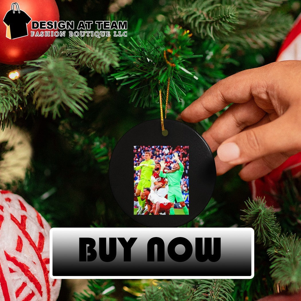 Pablo Fouled David Raya photo shirt