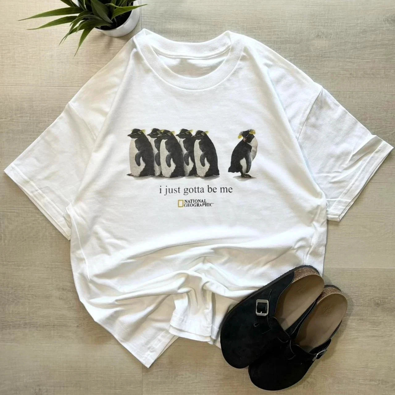 I Just Gotta Be Me Penguin National Geographic Vintage T-Shirt Gift Full Size