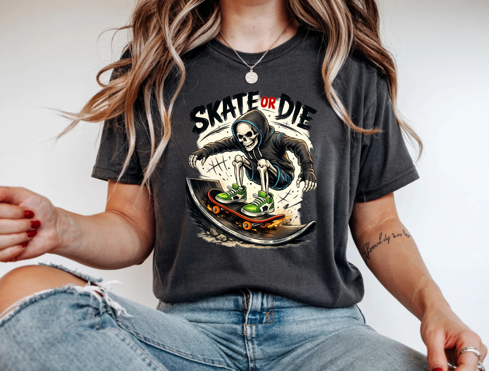 Skate Or Die Skeleton Skateboard T-Shirt Skater Graphic Tee Punk Streetwear