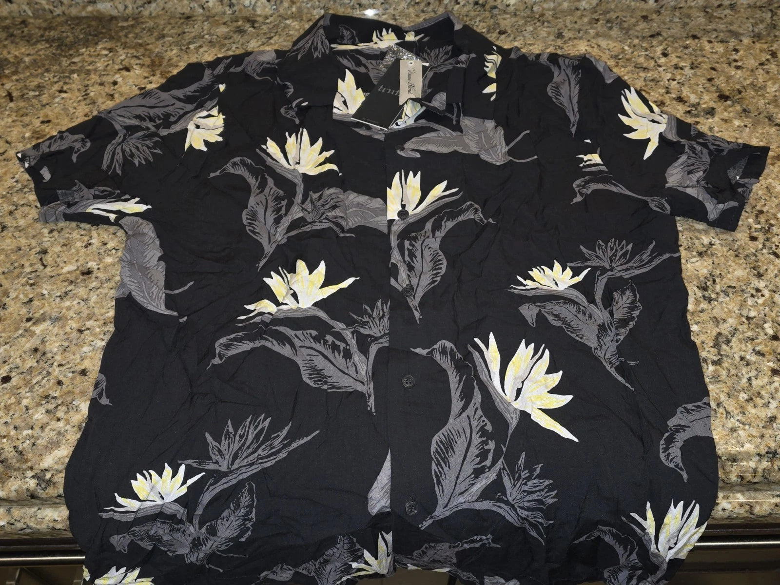 Truth Brand Casual Shirt Button Men's Large Black Hawaii Birds Of Paradise NEW