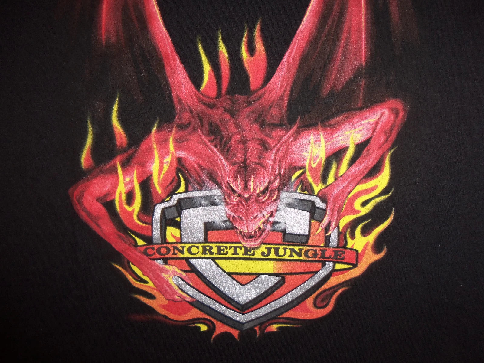 Concrete Jungle Fire-Breathing Dragon Black Graphic Print T Shirt L