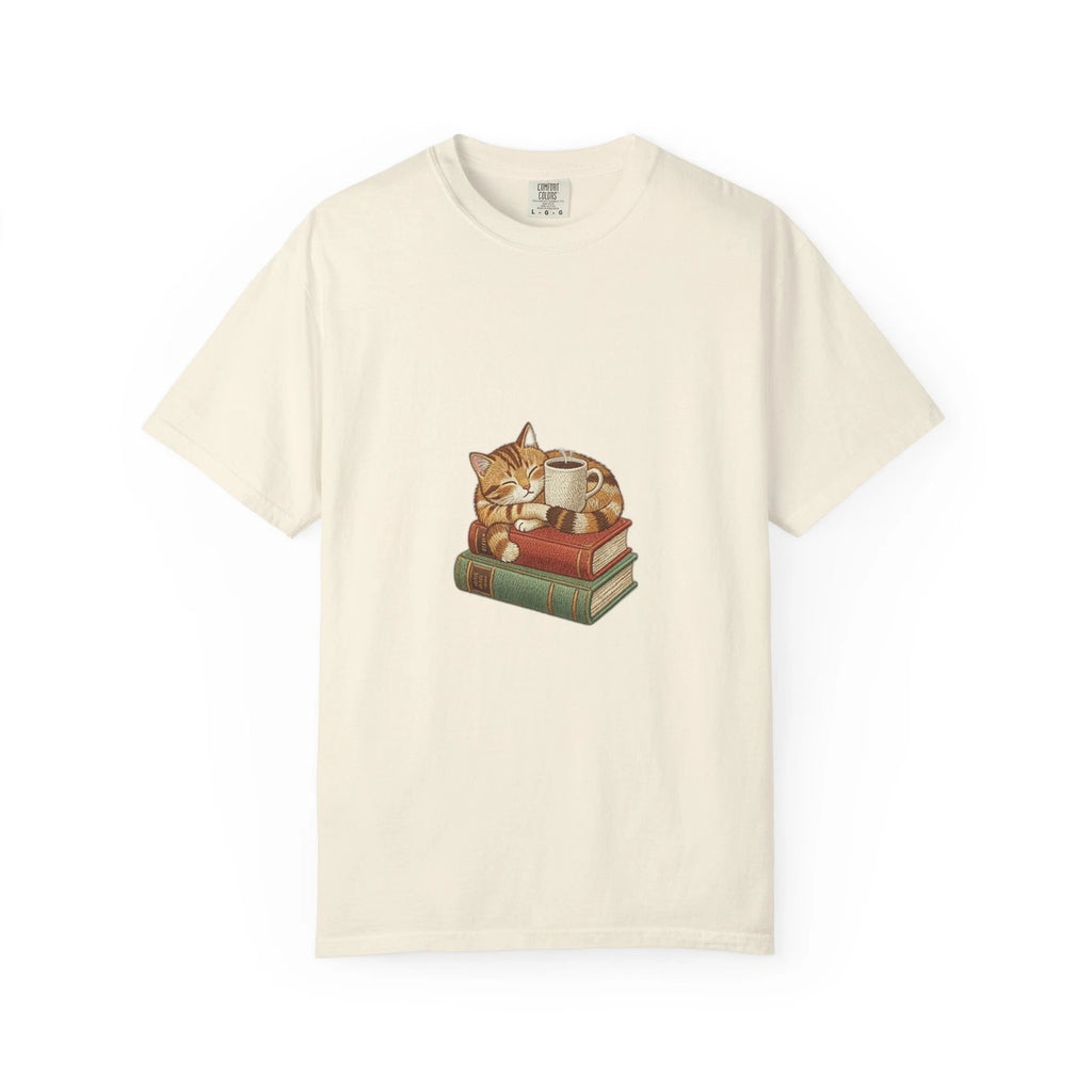 This Teacher Runs on Coffee and Cats T-Shirt Funny Teacher Back to School Tee
