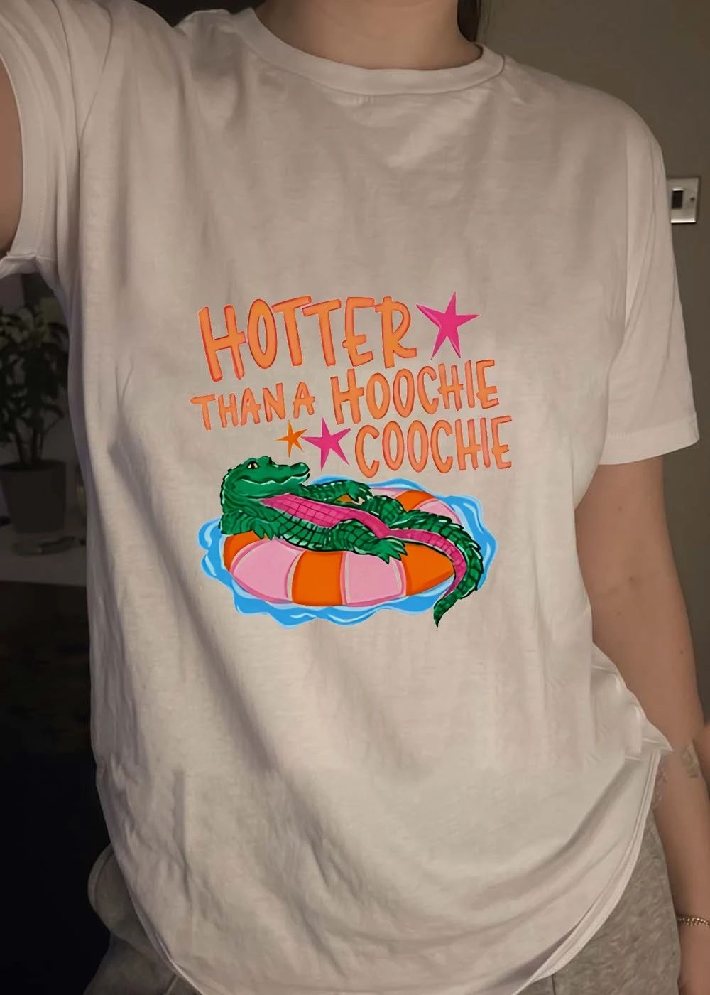 Summer Vibes Alligator Floating Hotter Than A Hoochie Coochie T-Shirt