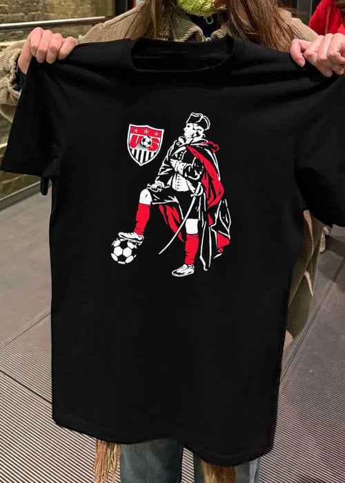 500 LEVEL GY ART DESIGN Revolutionary Founding Father Standing with Soccer Ball US T-Shirt