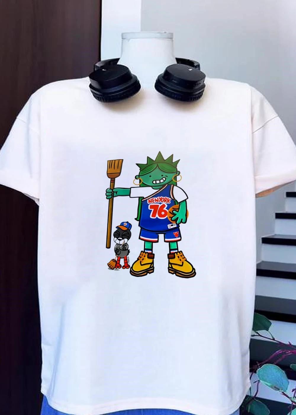 New York 76 Knicks Statue Liberty 2024 Broom Shirt