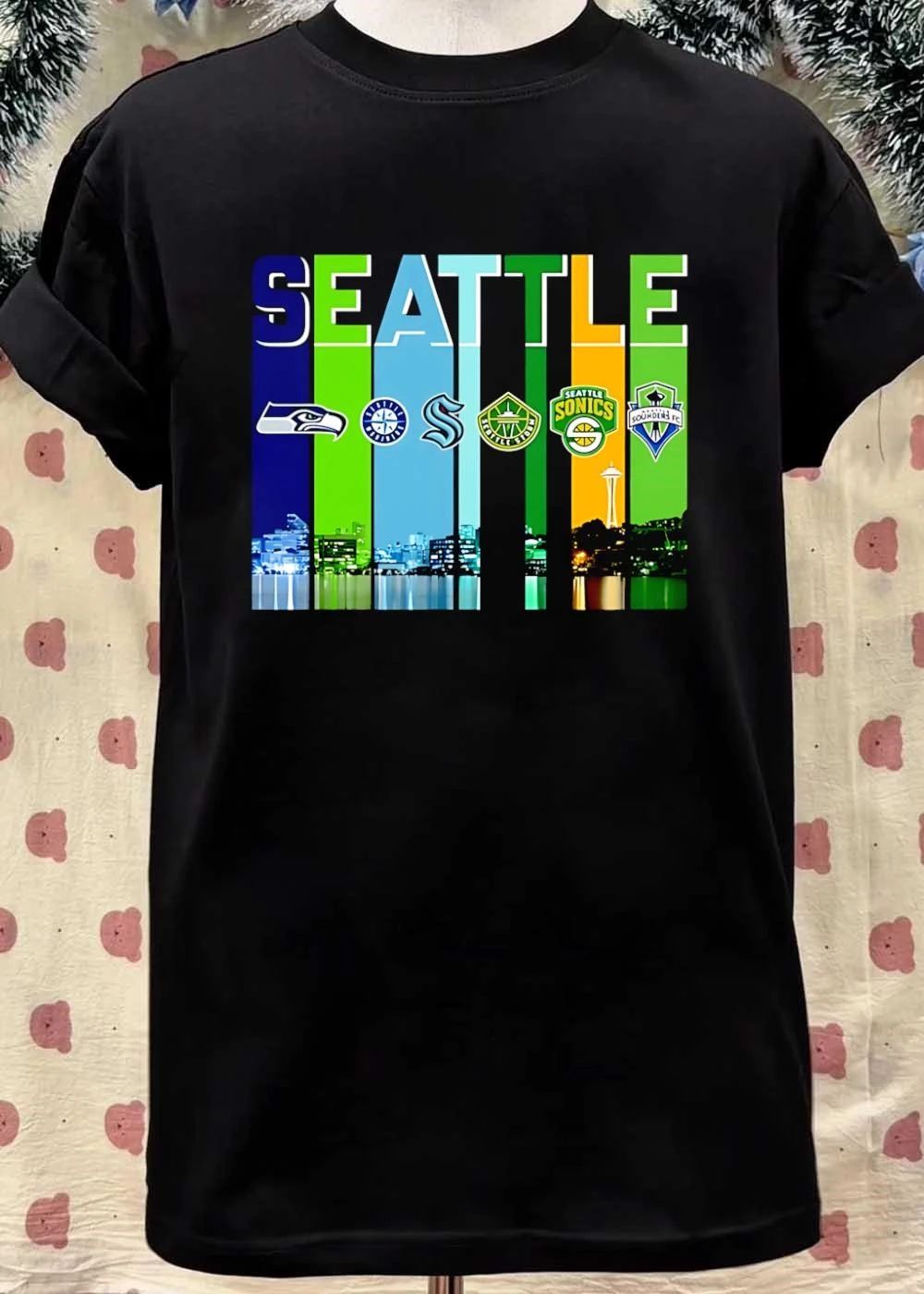 Seattle Sports Teams Skyline Logo Men’s T-Shirt