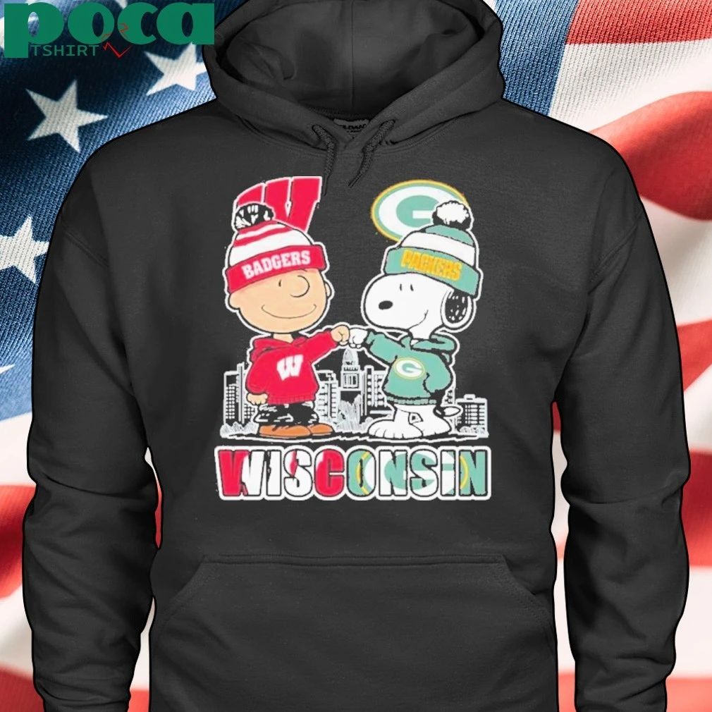 Wisconsin Badgers And Green Bay Packers Peanuts Fist Bump shirt