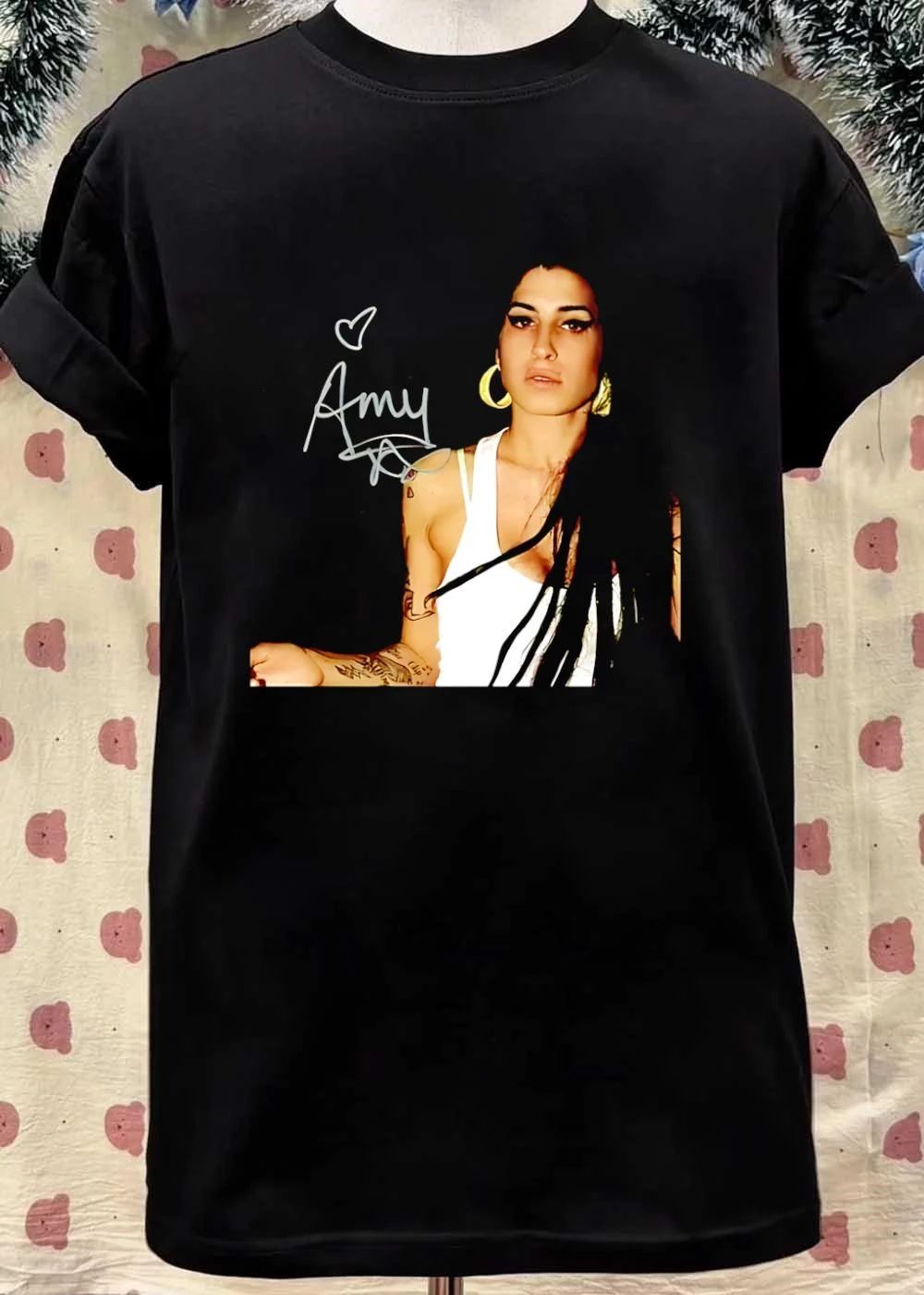 Amy Winehouse Autograph Heart Shirt